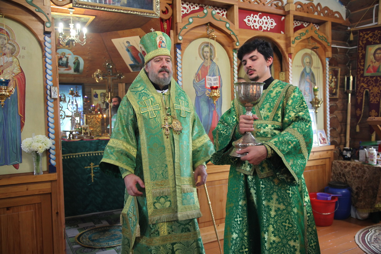В день празднования памяти преставления святого преподобного Сергия Радонежского епископ Находкинский и Преображенский Николай возглавил Божественную литургию в Свято-Сергеевском храме с. Сергеевка.