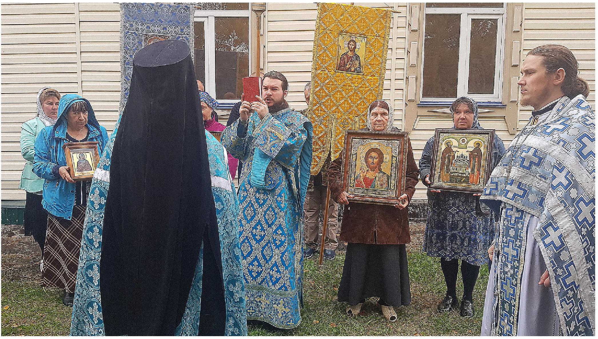 Святой Покров защищает Россию