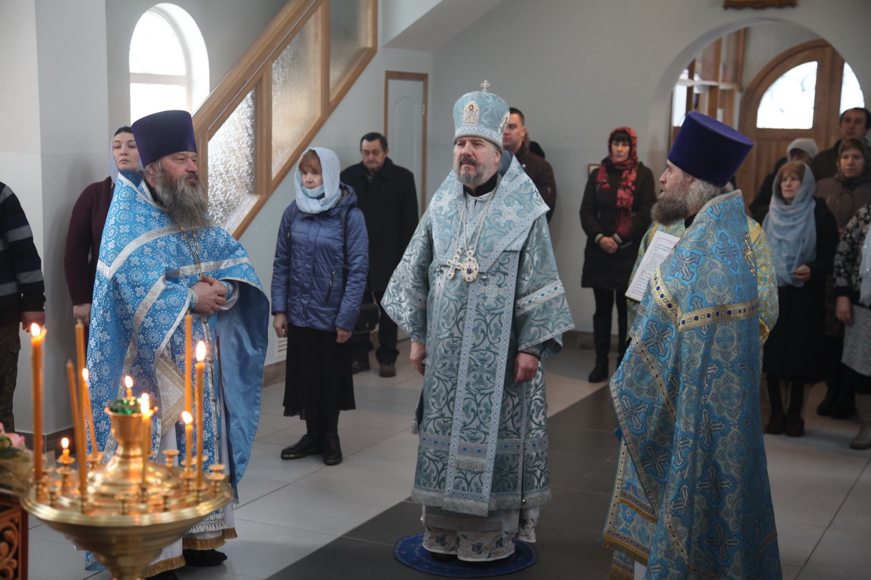 25 февраля, в праздник Иверской иконы Божией Матери, епископ Находкинский и Преображенский Николай совершил Божественную литургию в Иверском храме с. Хмыловка.