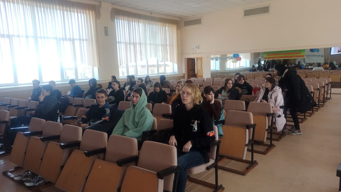 Руководитель миссионерского отдела Находкинской епархии принял участие в мероприятии, посвященном проблемам профилактики семейно-бытового насилия.