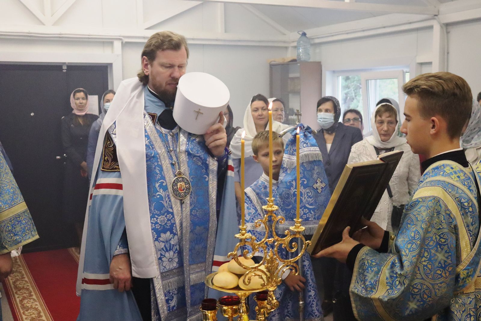 Митрополит Владимир совершил всенощное бдение в Казанском храме города Уссурийска