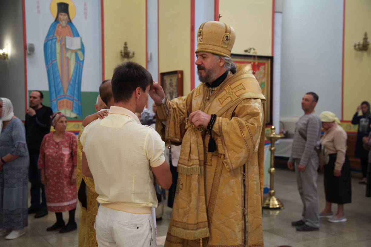 Епископ Николай возглавил всенощное бдение в Казанском соборе.