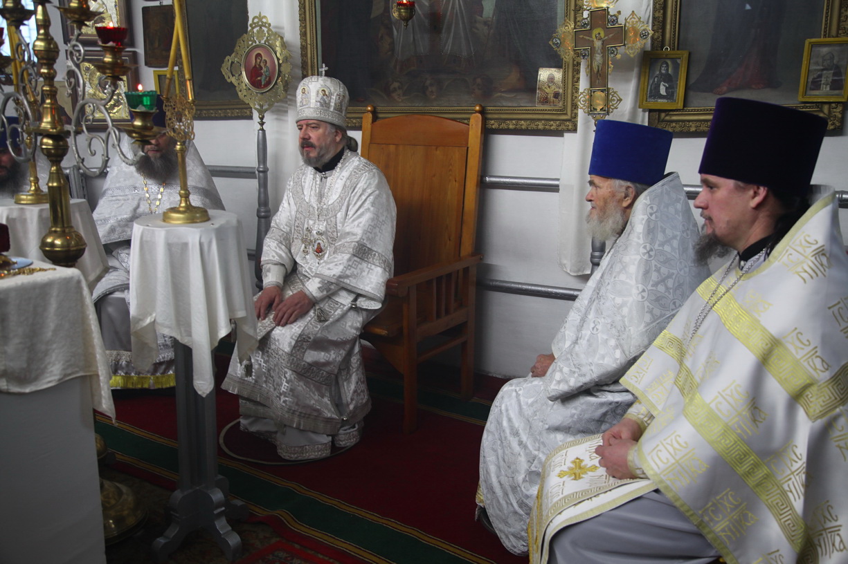 В день празднования Обрезания Господня и памяти святителя Василия Великого, архиепископа Капподакийского, епископ Находкинской и Преображенский Николай, совершил Божественную литургию в храме Рождества Богородицы г. Партизанска.