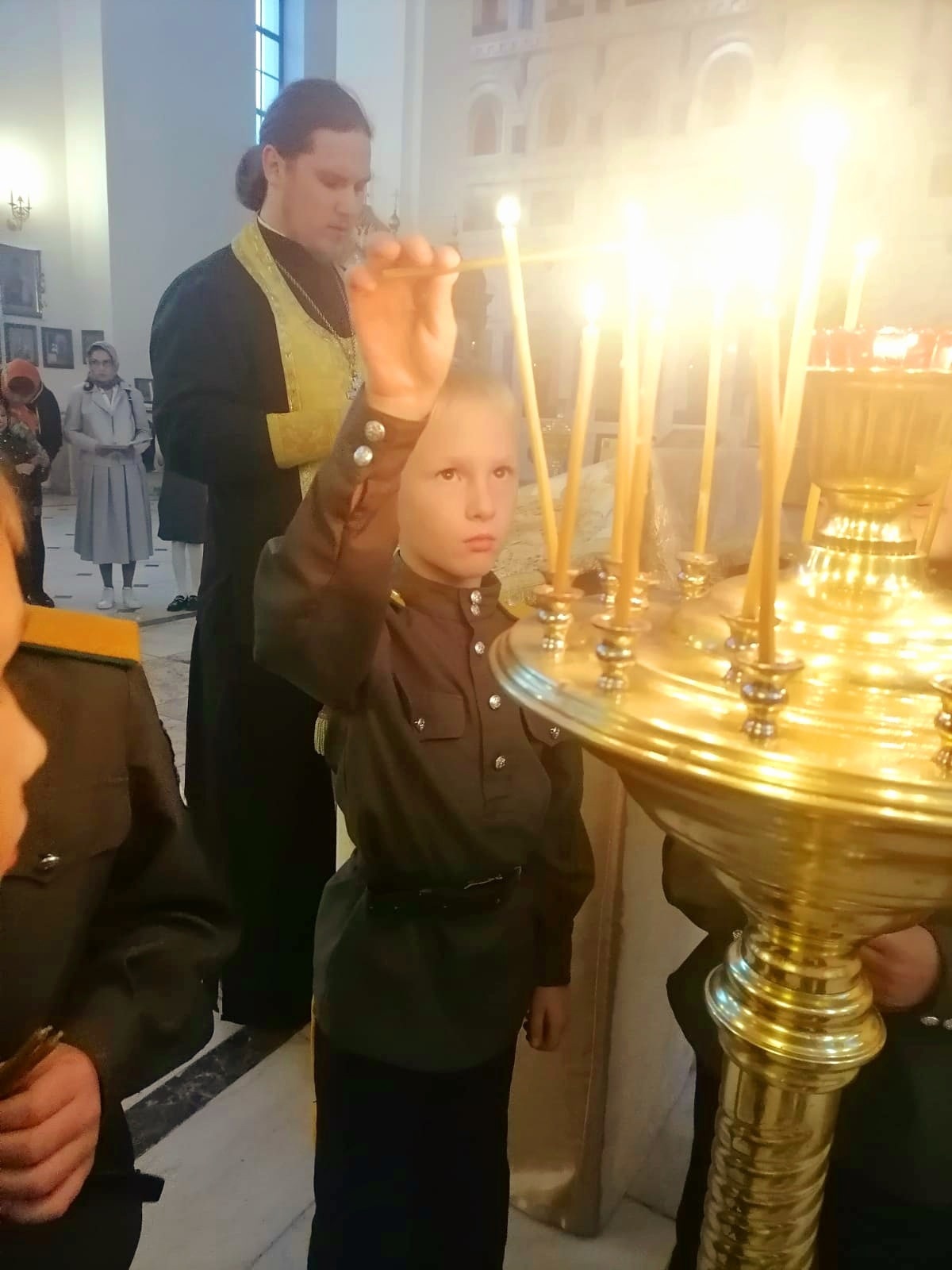 Соборная молитва. В Кафедральном Благовещенском соборе прошел акафист свт. Николаю Чудотворцу с учащимися класса казачьей направленности МОБУ «СОШ № 10» (+ Фото)