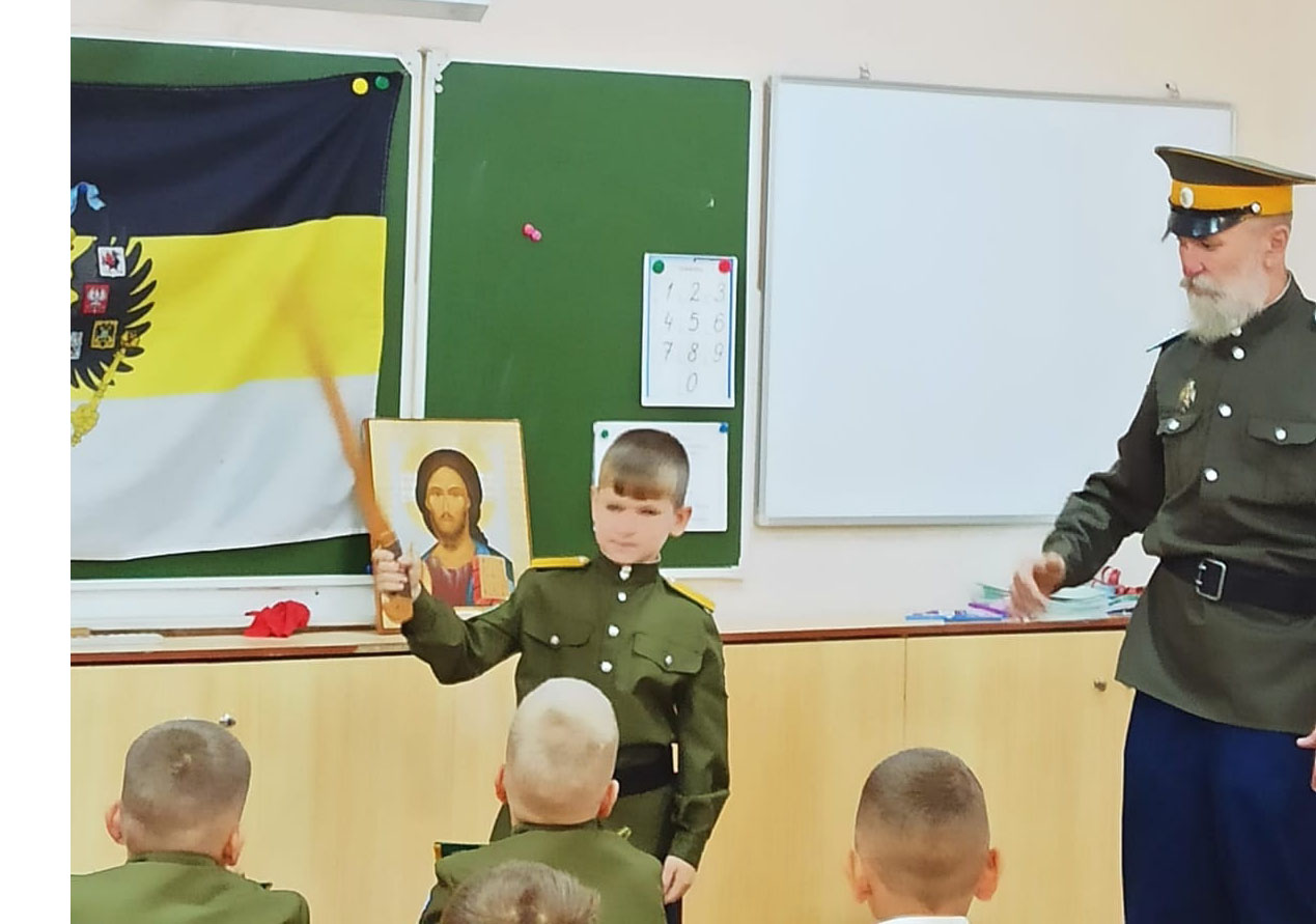 В МОБУ «СОШ №10» г. Арсеньева прошло занятие по плану Педагогического совета ДГКО для учащихся казачьего класса (+ Фото)