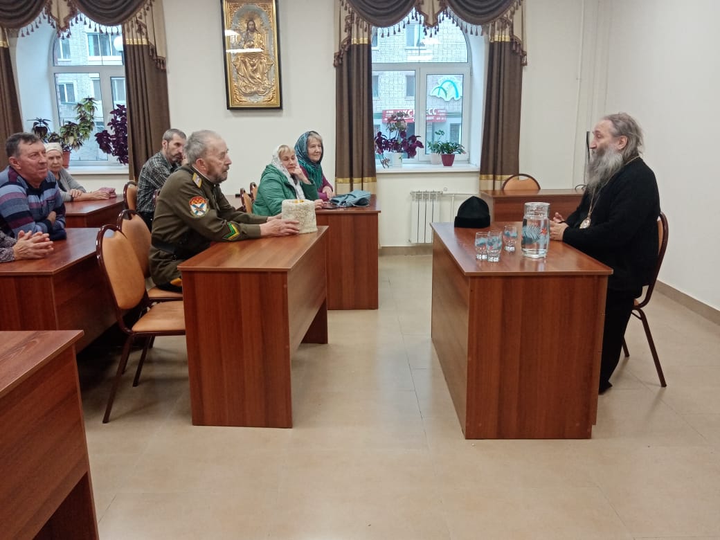 В Духовно-просветительском центре состоялась духовная беседа владыки Гурия с прихожанами (+ Фото)