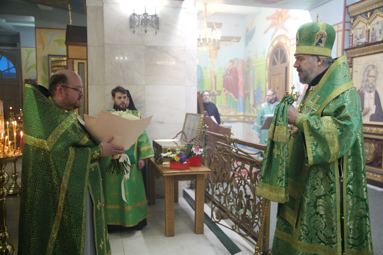 17.02.2021г.17 февраля, в день памяти святого преподобного Исидора Пелусиотского и преподобного Николая, игумена Студийского епископ Находкинский и Преображенский Николай совершил Божественную литургию в Казанском Кафедральном соборе.
