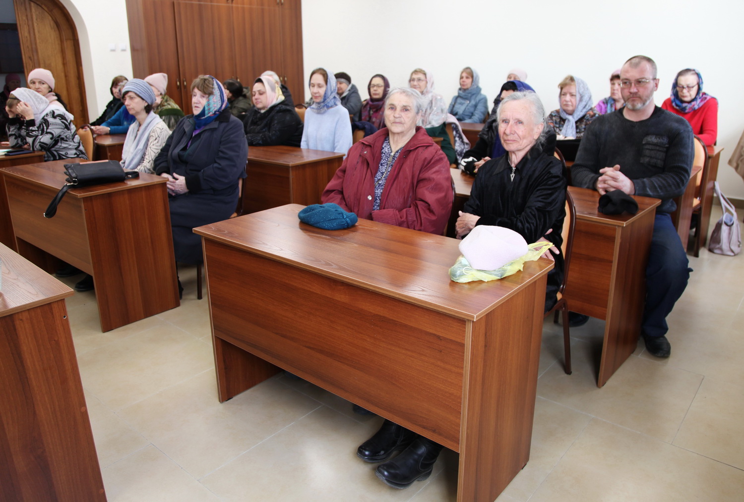 В Духовно-просветительском центре состоялась духовная беседа Владыки Гурия с прихожанами (+ Фото)