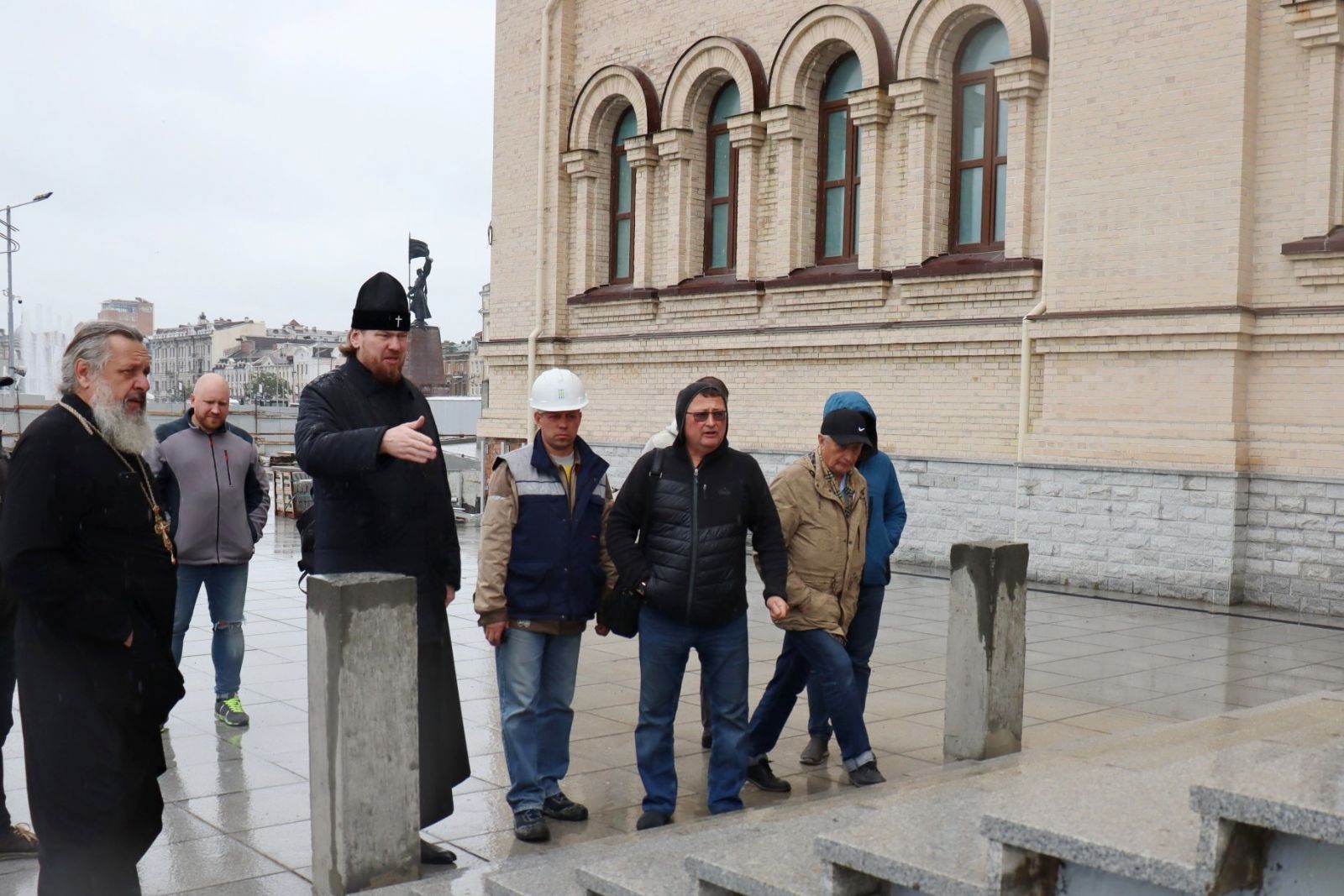 Под председательством главы Приморской митрополии прошло совещание, посвященное строительству Спасо-Преображенского собора