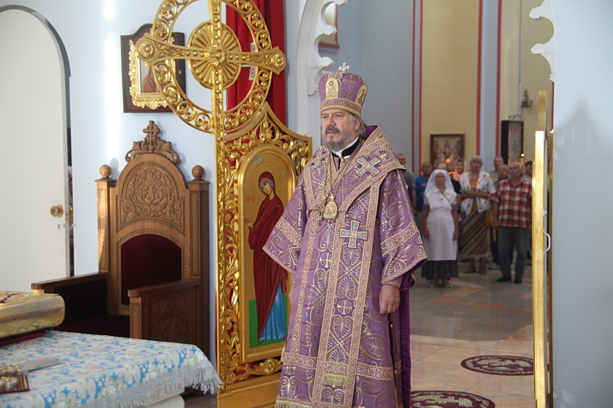 14 августа, в праздник Происхождения (Изнесения) Честных Древ Животворящего Креста Господня, епископ Находкинский и Преображенский Николай возглавил Божественную литургию в Казанском кафедральном соборе г. Находки.