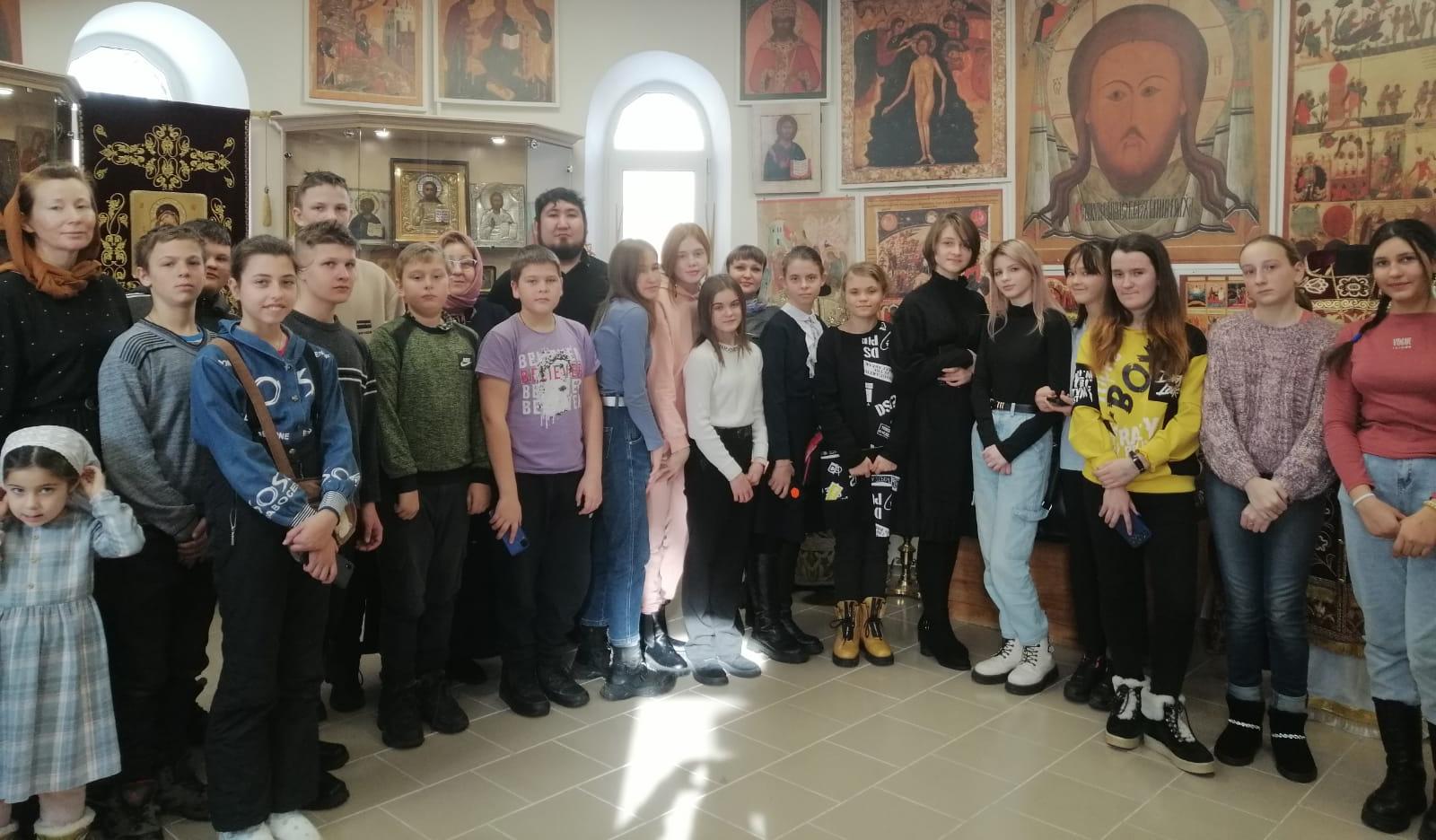 Воспитанники воскресной школы Покрова Божией Матери с. Анучино стали участниками познавательного цикла патриотических мероприятий в Духовно-просветительском центре г. Арсеньева