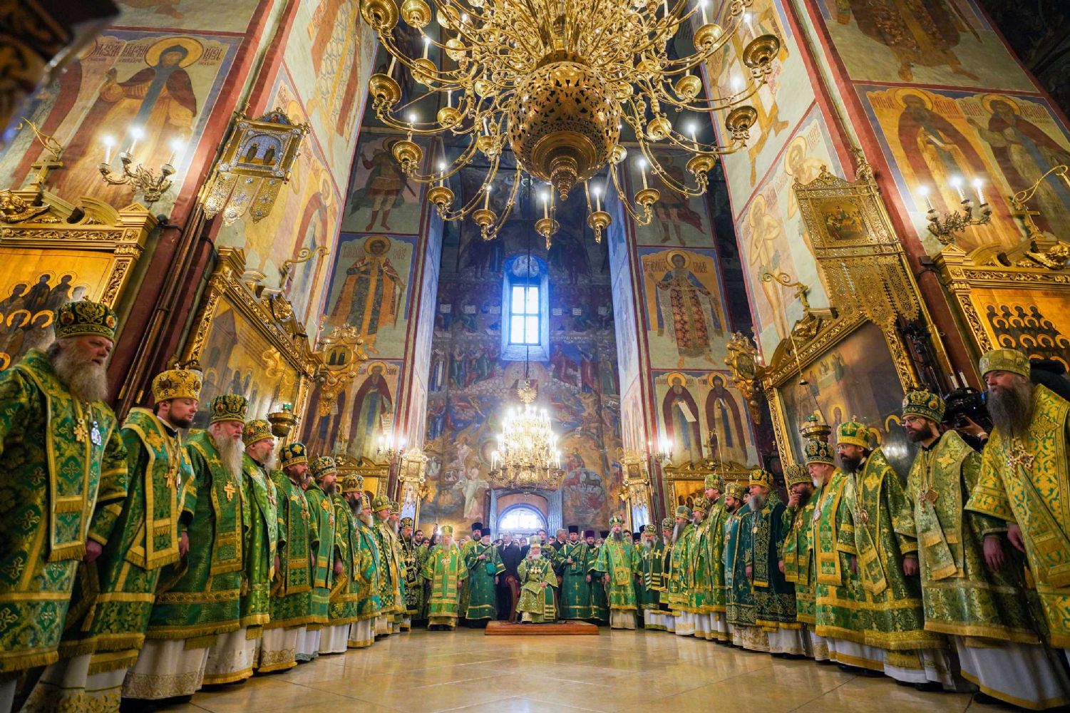 В день памяти преподобного Сергия Радонежского митрополит Владимир сослужил Предстоятелю Русской Церкви за Литургией в Успенском соборе Троице-Сергиевой лавры