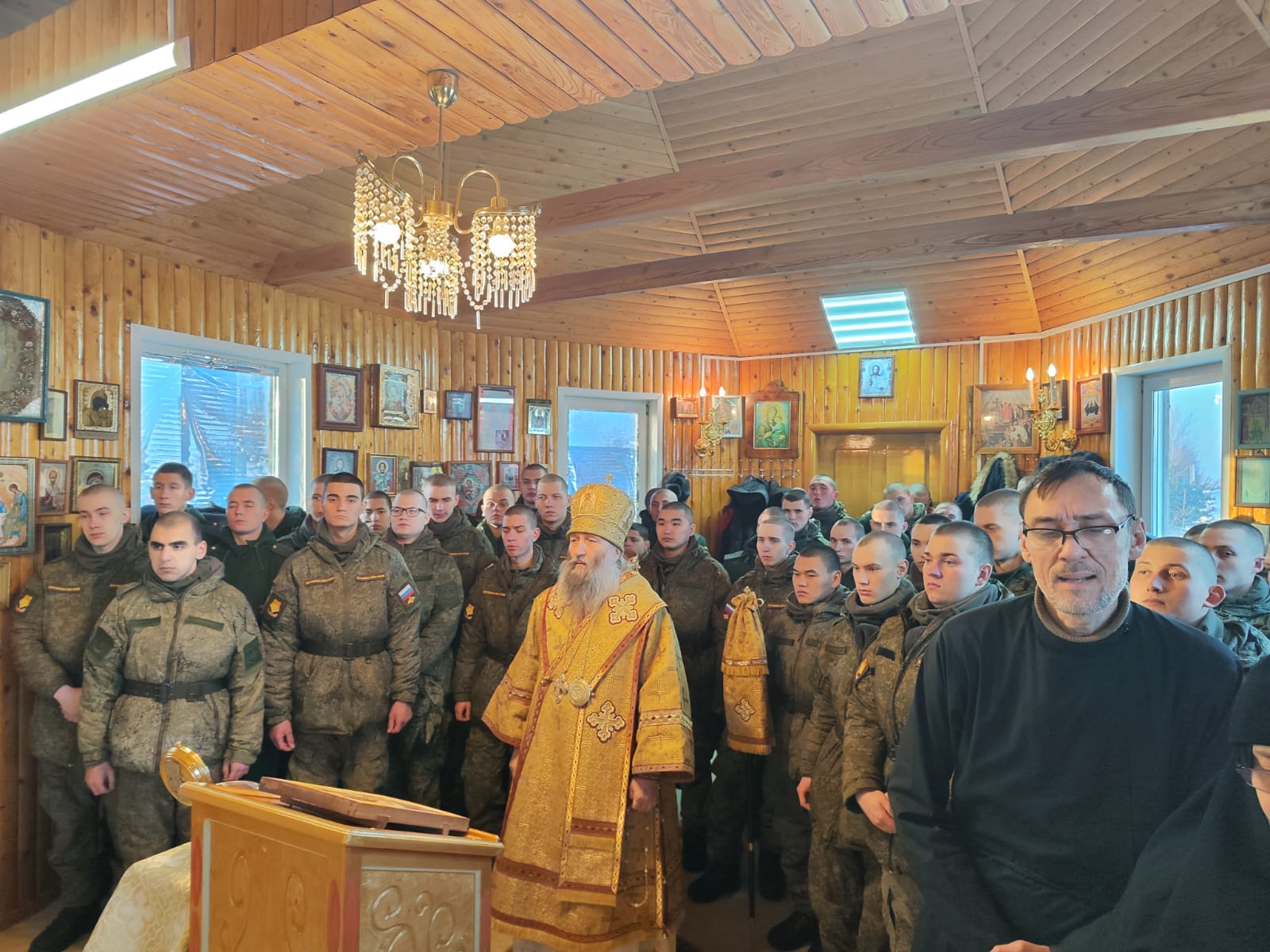 В день памяти святителя Николая Чудотворца епископ Арсеньевский и Дальнегорский Гурий совершил Божественную литургию в воинской части с. Старосысоевка (+ Фото + Видео)