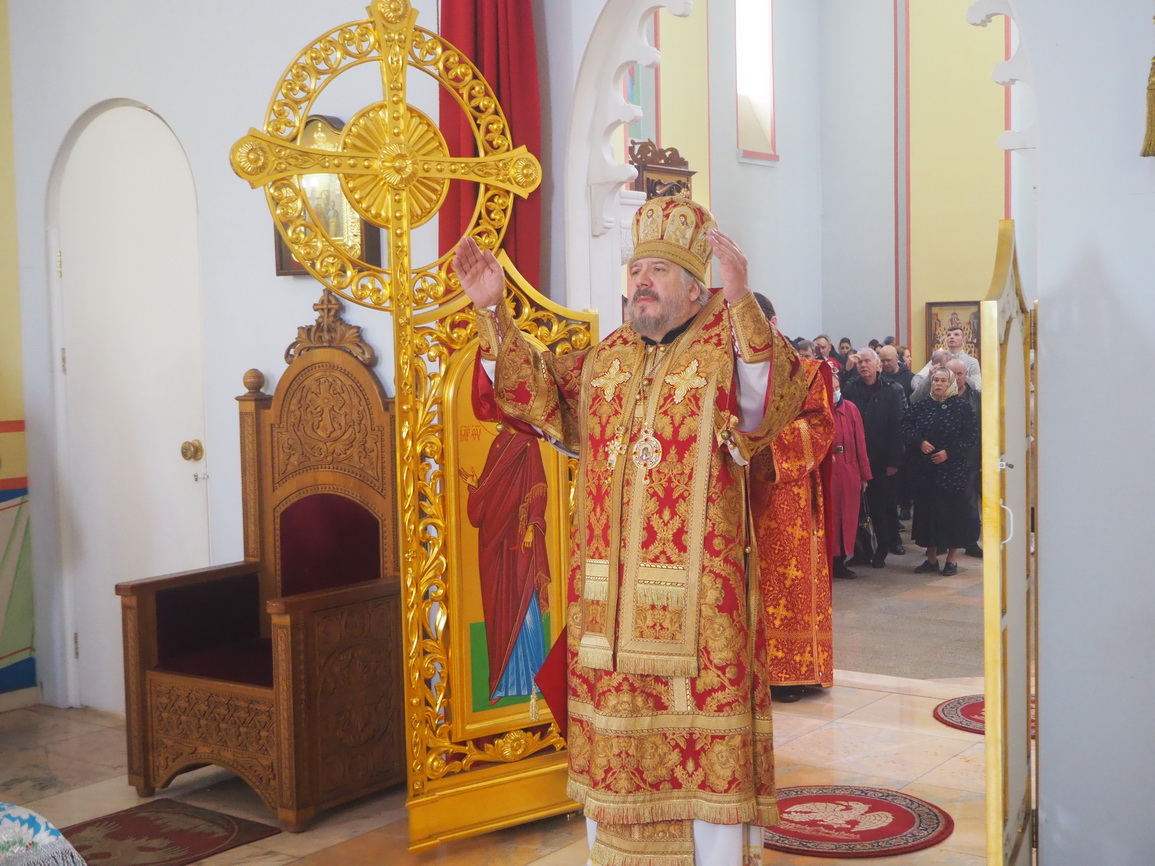 В Неделю 3-ю по Пасхе, памяти жен-мироносиц, епископ Находкинский и Преображенский Николай совершил Божественную литургию в Казанском кафедральном соборе г. Находки.