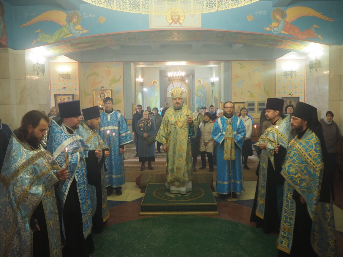 В канун праздника Благовещения Пресвятой Богородицы епископ Николай возглавил всенощное бдение в Казанском соборе г. Находки.