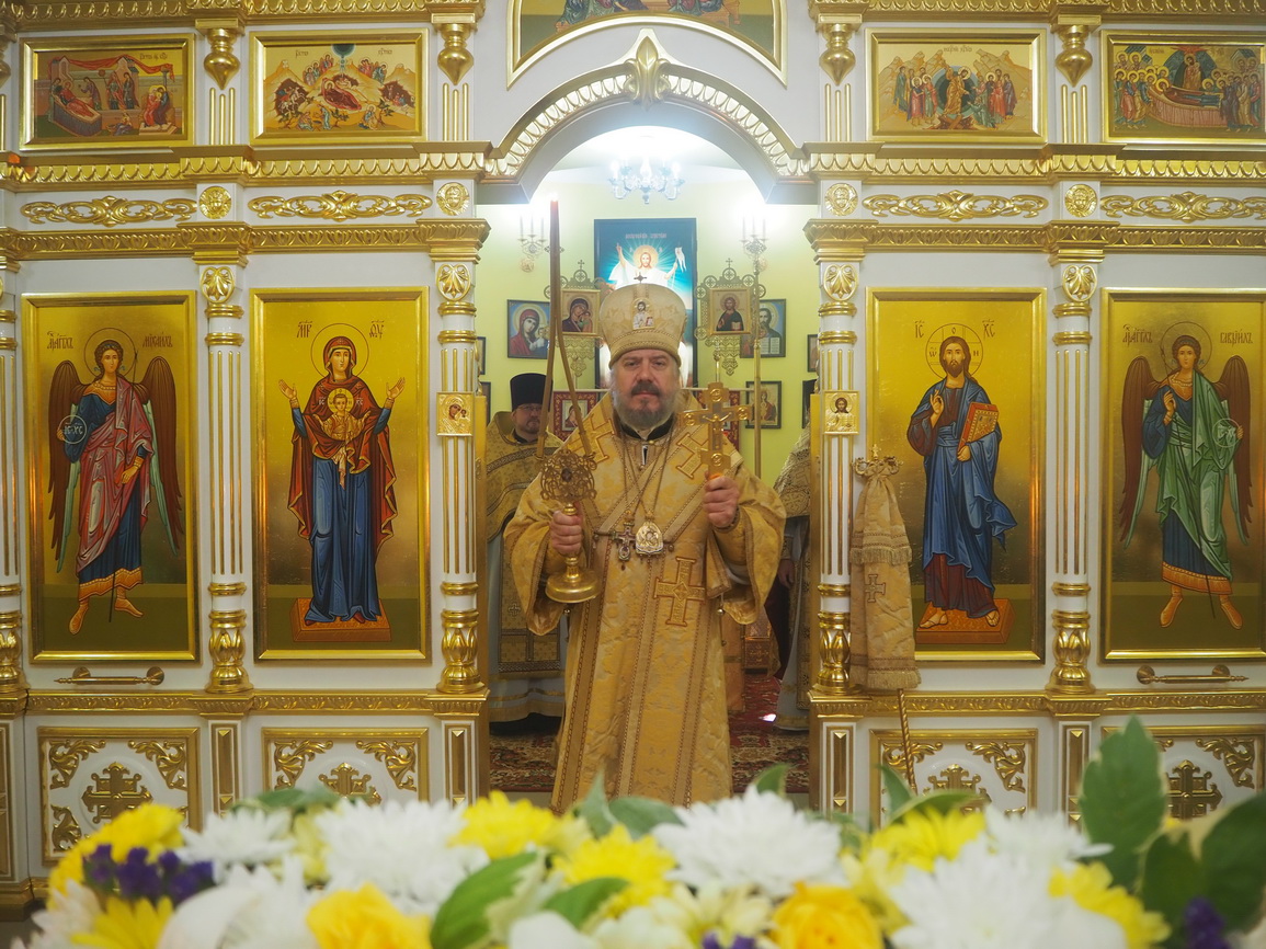 В праздник святых славных и всехвальных первоверховных апостолов Петра и Павла епископ Находкинский и Преображенский Николай совершил Божественную литургию в Петро-Павловском храме ЗАТО г. Большой Камень.