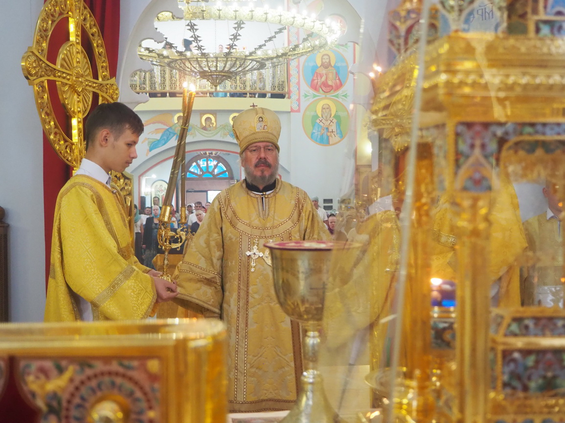 В Неделю 15-ю по Пятидесятнице епископ Находкинский и Преображенский Николай совершил Божественную литургию свт. Иоанна Златоуста в Казанском Кафедральном соборе г. Находки.