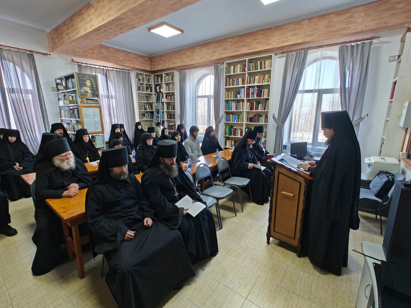 Духовная традиция и патриотизм: монашеская конференция состоялась на Русском острове