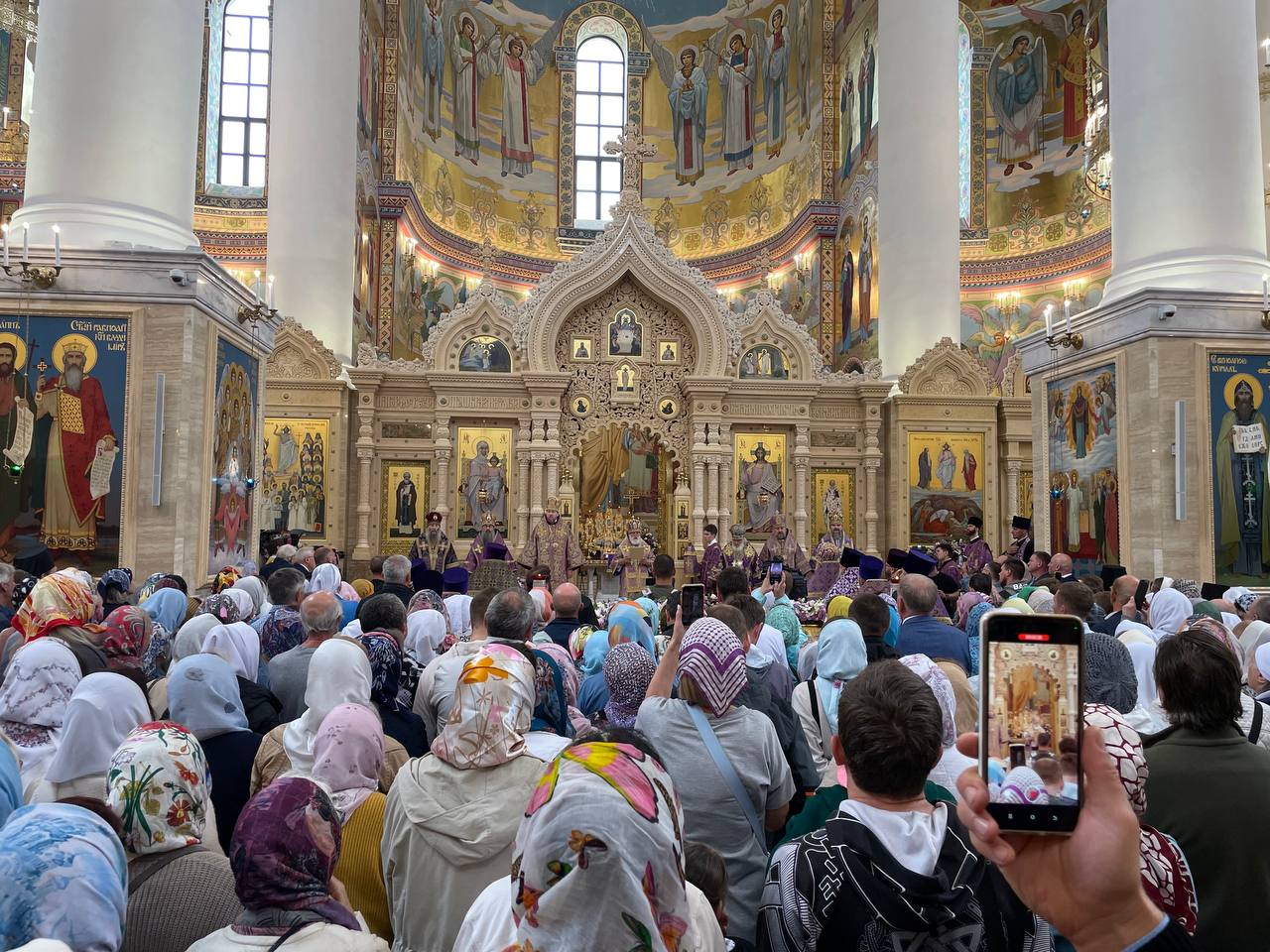 В 13.00 экскурсия по Спасо-Преображенскому кафедральному собору