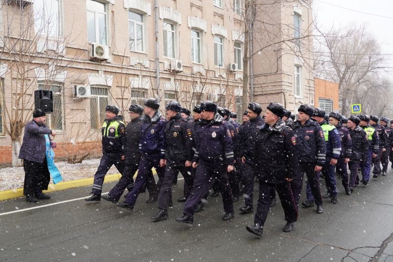 Руководитель отдела напутствовал полицейских перед отправлением в служебную командировку на Северный Кавказ