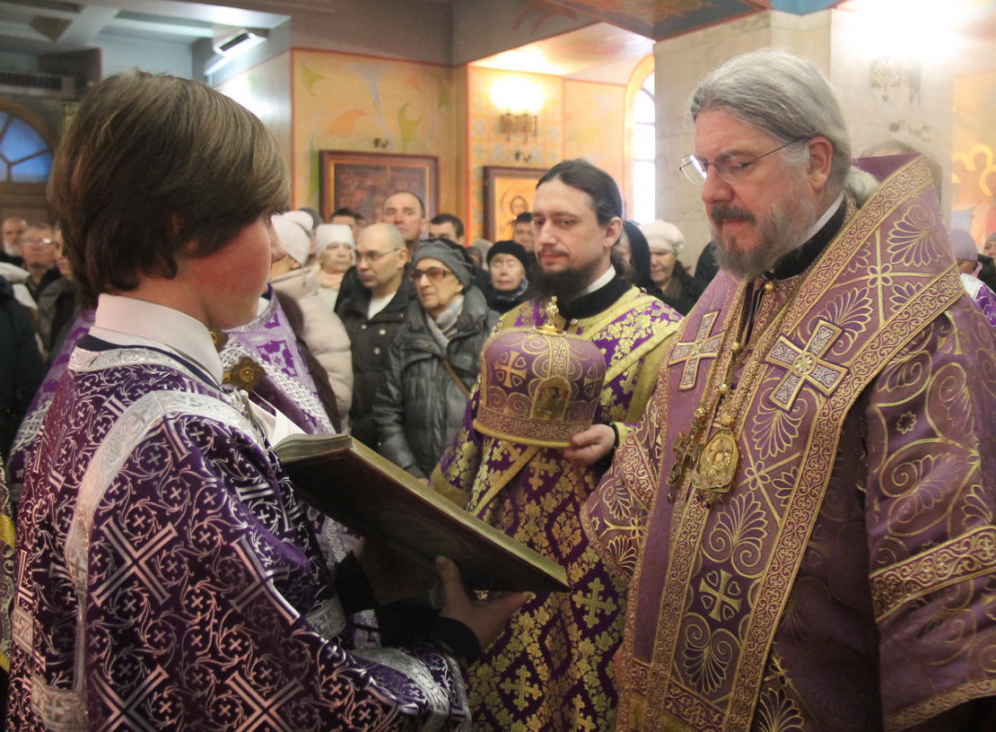 В Неделю Торжества Православия, епископ Находкинский и Преображенский Николай совершил Божественную литургию свт. Василия Великого в Казанском Кафедральном соборе г. Находки.