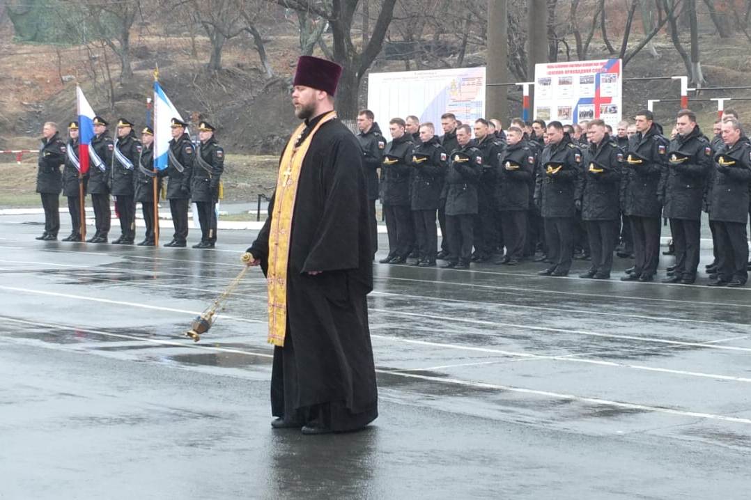 Заместитель руководителя отдела совершил панихиду по погибшим морякам экипажа МРК «Муссон»