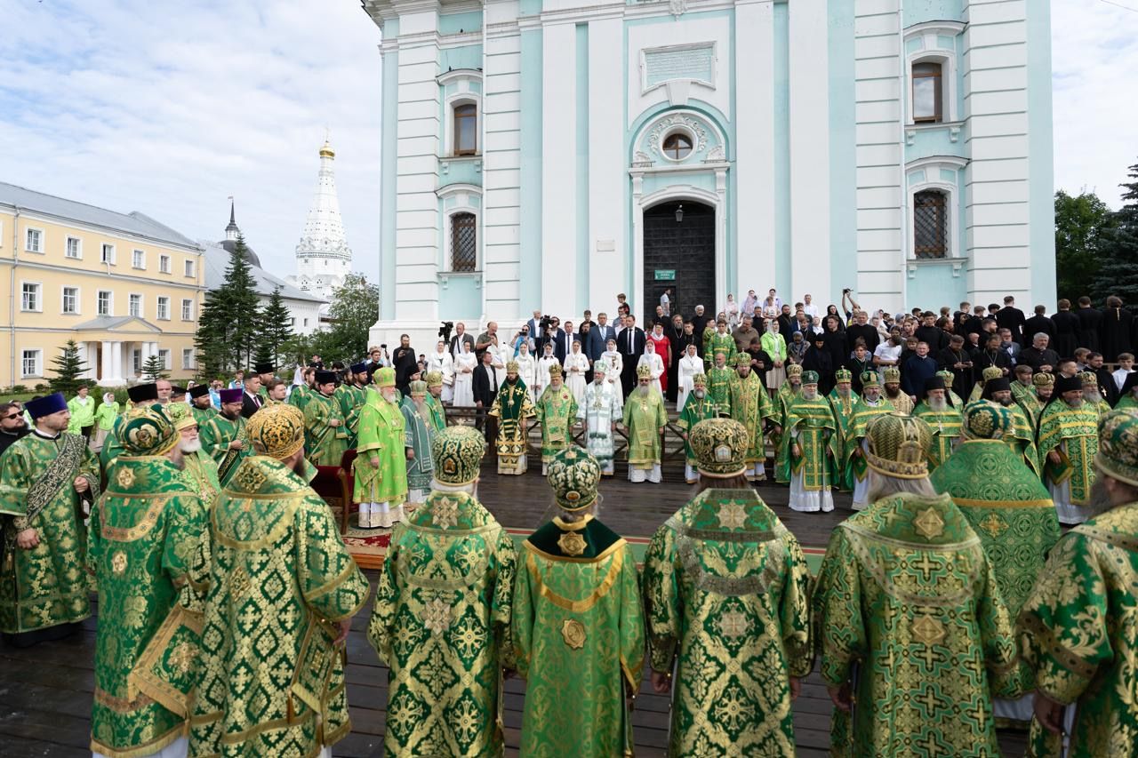 В день памяти преподобного Сергия Радонежского глава Приморской митрополии сослужил Святейшему Патриарху Кириллу за Литургией в Троице-Сергиевой лавре