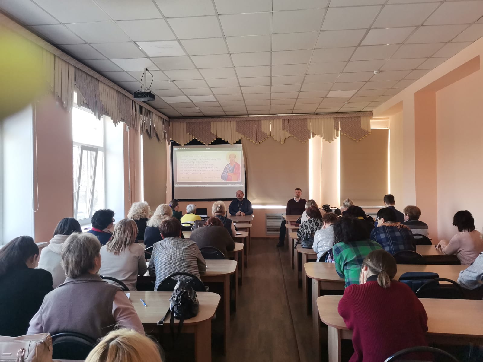  Иерей Роман Капитанюк принял участие в городском методическом объединении учителей модуля ОРКСЭ Артемовского городского округа.