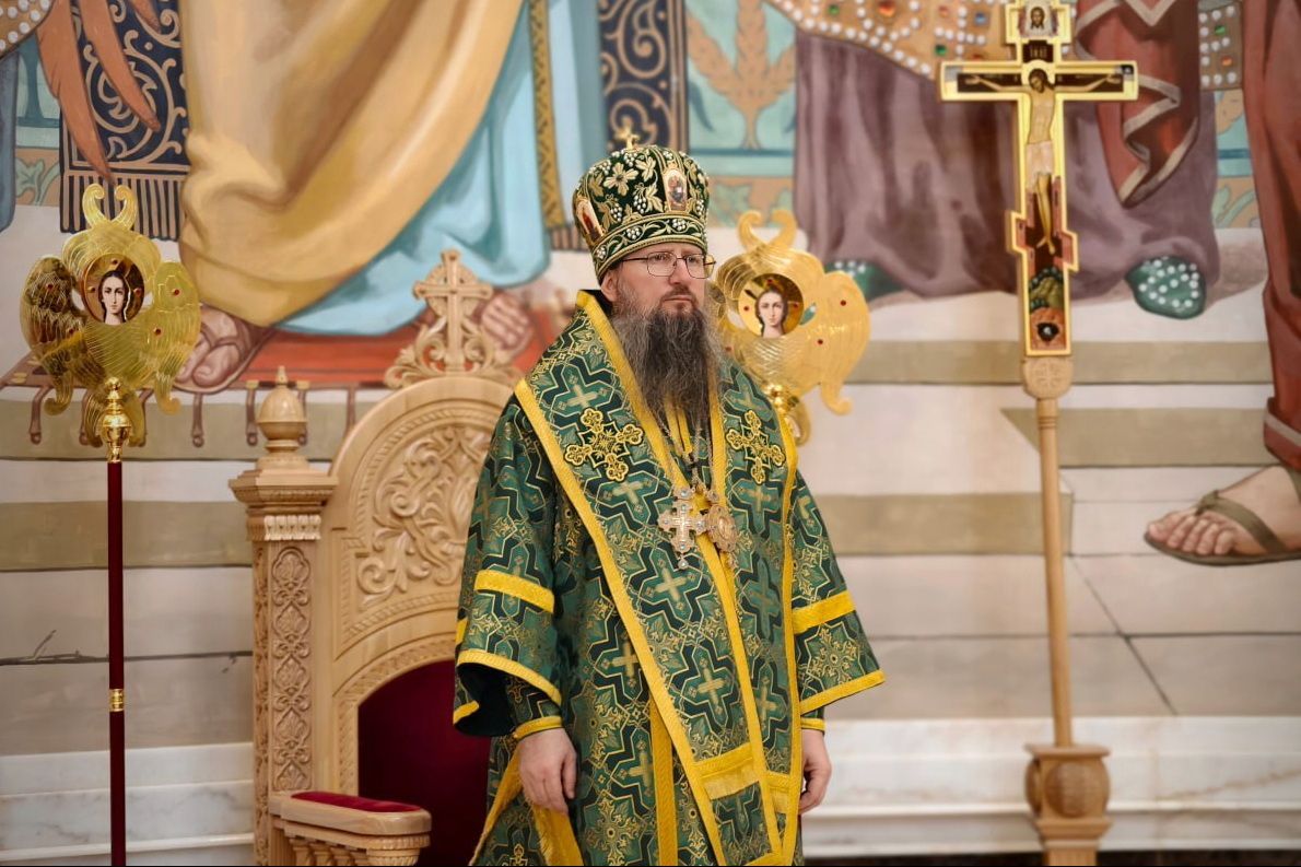 Митрополит Павел совершил литургию в день памяти прп. Амвросия Оптинского