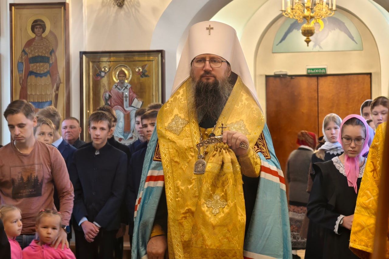 Правящий архиерей поздравил преподавателей Православной гимназии Владивостока с Днём учителя