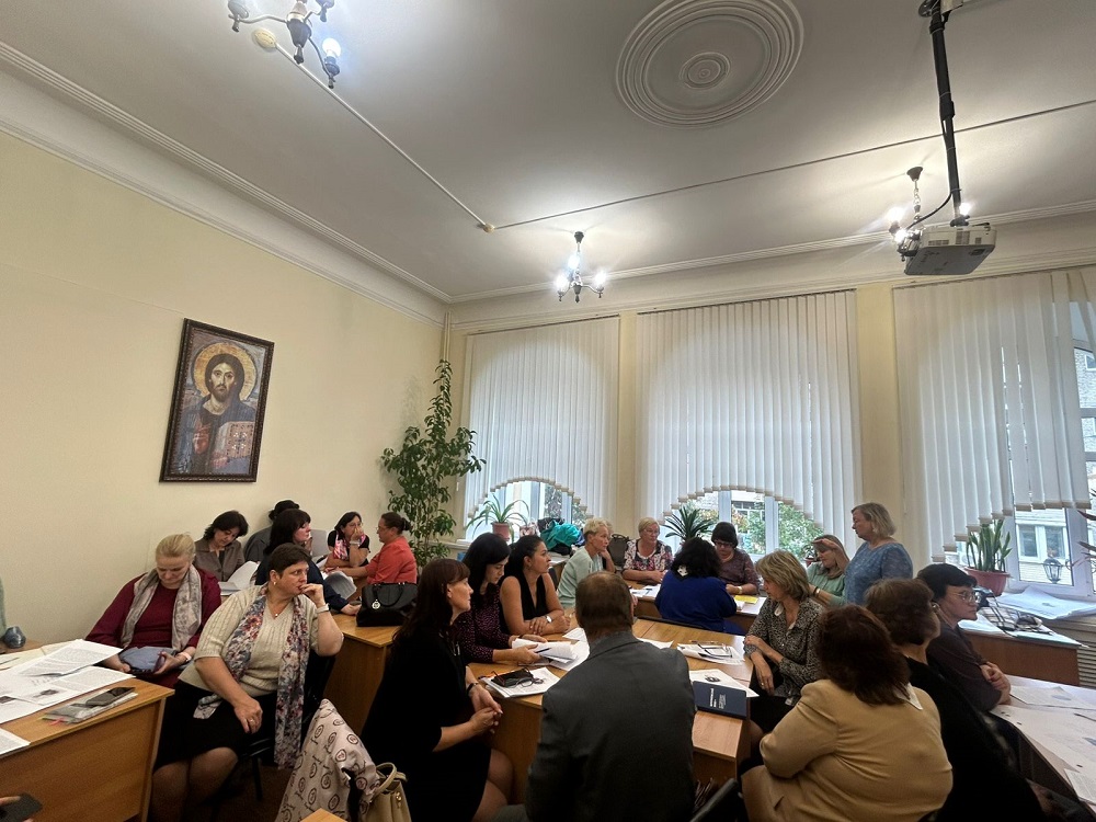 В Центре продолжаются курсы для директоров школ и заведующих детских садов