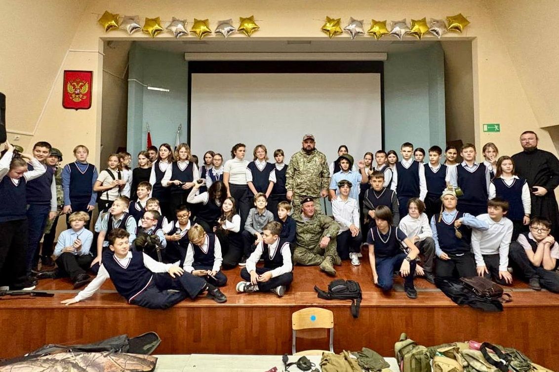 Инок Дионисий рассказал школьникам о Дне народного единства