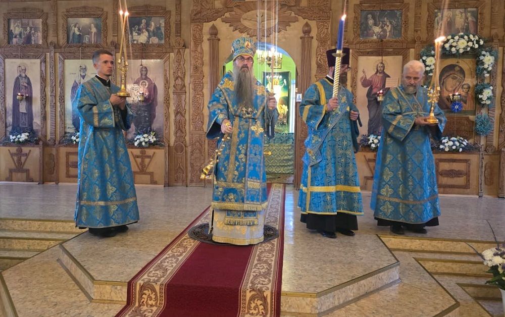 Викарий Владивостокской епархии епископ Уссурийский Иннокентий совершил службу в Казанском женском монастыре