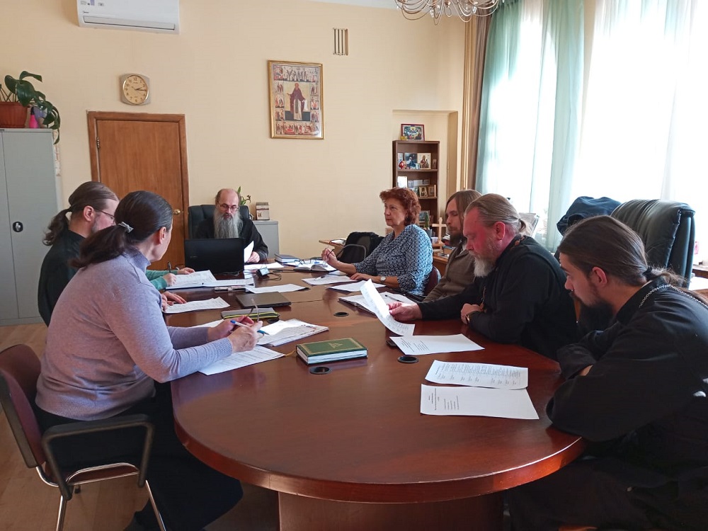 Очередное заседание педагогического совета возглавил епископ Уссурийский Иннокентий  