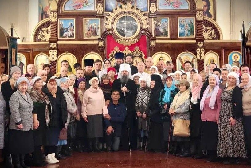 В храме во имя ап. Андрея Первозванного совершена праздничная архиерейская Литургия