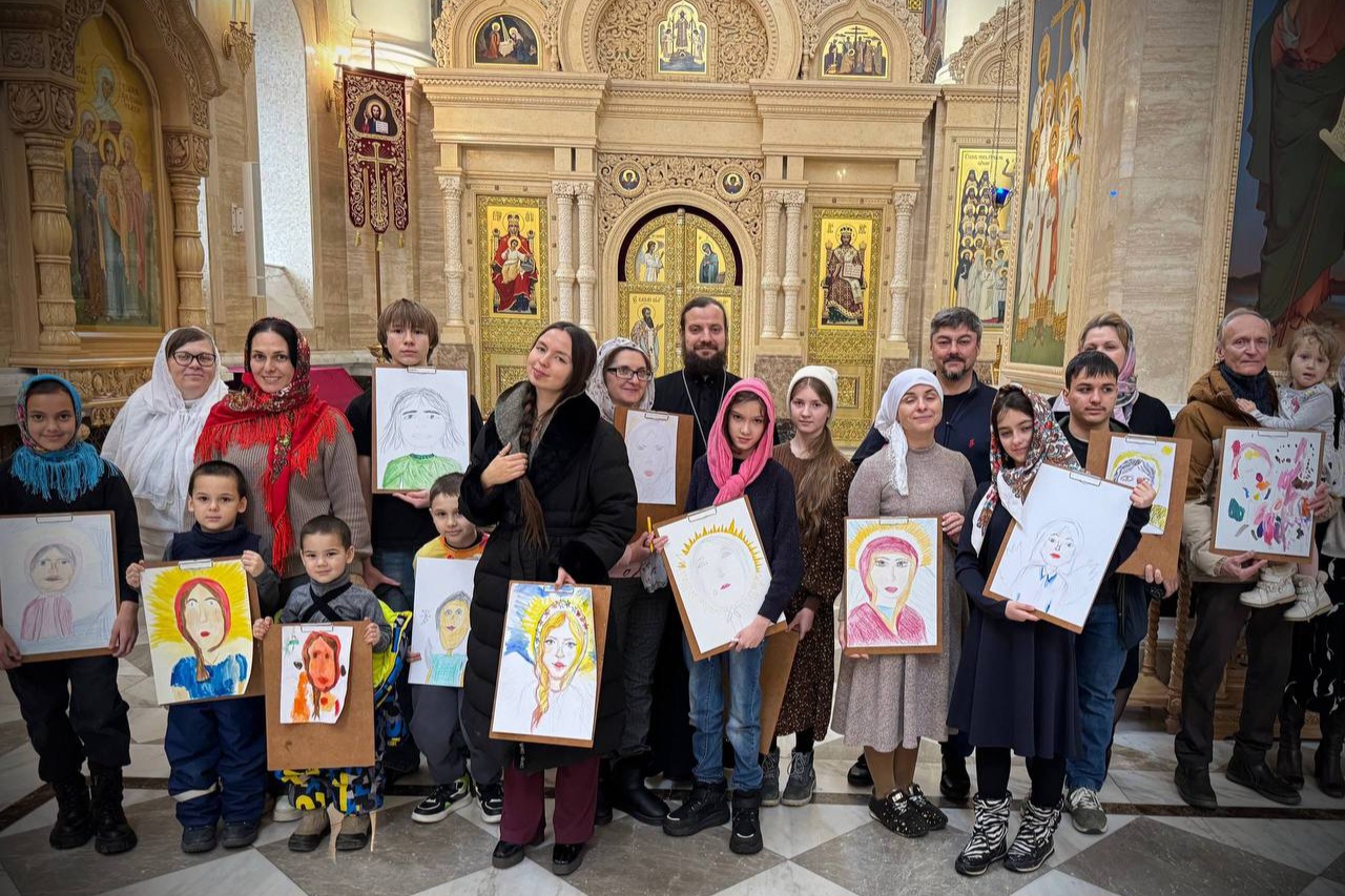 Участники акции «Крылья Ангела» побывали с экскурсией в Спасо-Преображенском соборе