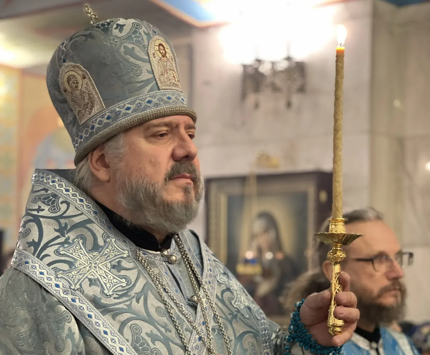 В канун праздника Введения во храм Пресвятой Богородицы епископ Николай возглавил всенощное бдение в Казанском соборе.