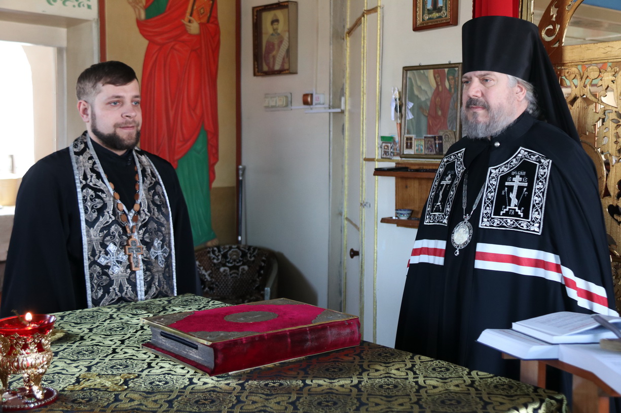 Епископ Находкинский и Преображенский Николай возглавил повечерие с чтением Великого канона в храме Рождества Христова г. Находки.