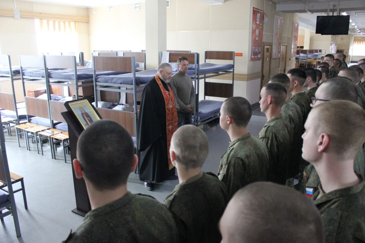 Молебен прп. Сергию Радонежскому прошёл в одной из военных частей Уссурийска