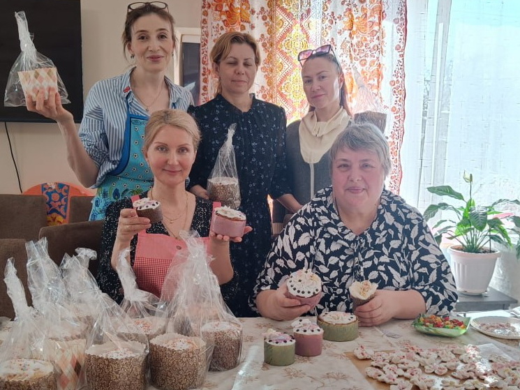 "Куличи от прихожан". Пасхальные подарки получили пациенты Окружного медцентра во Владивостоке