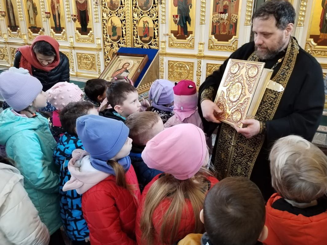 В Покровском храме Владивостока успешно проводят экскурсии для детей