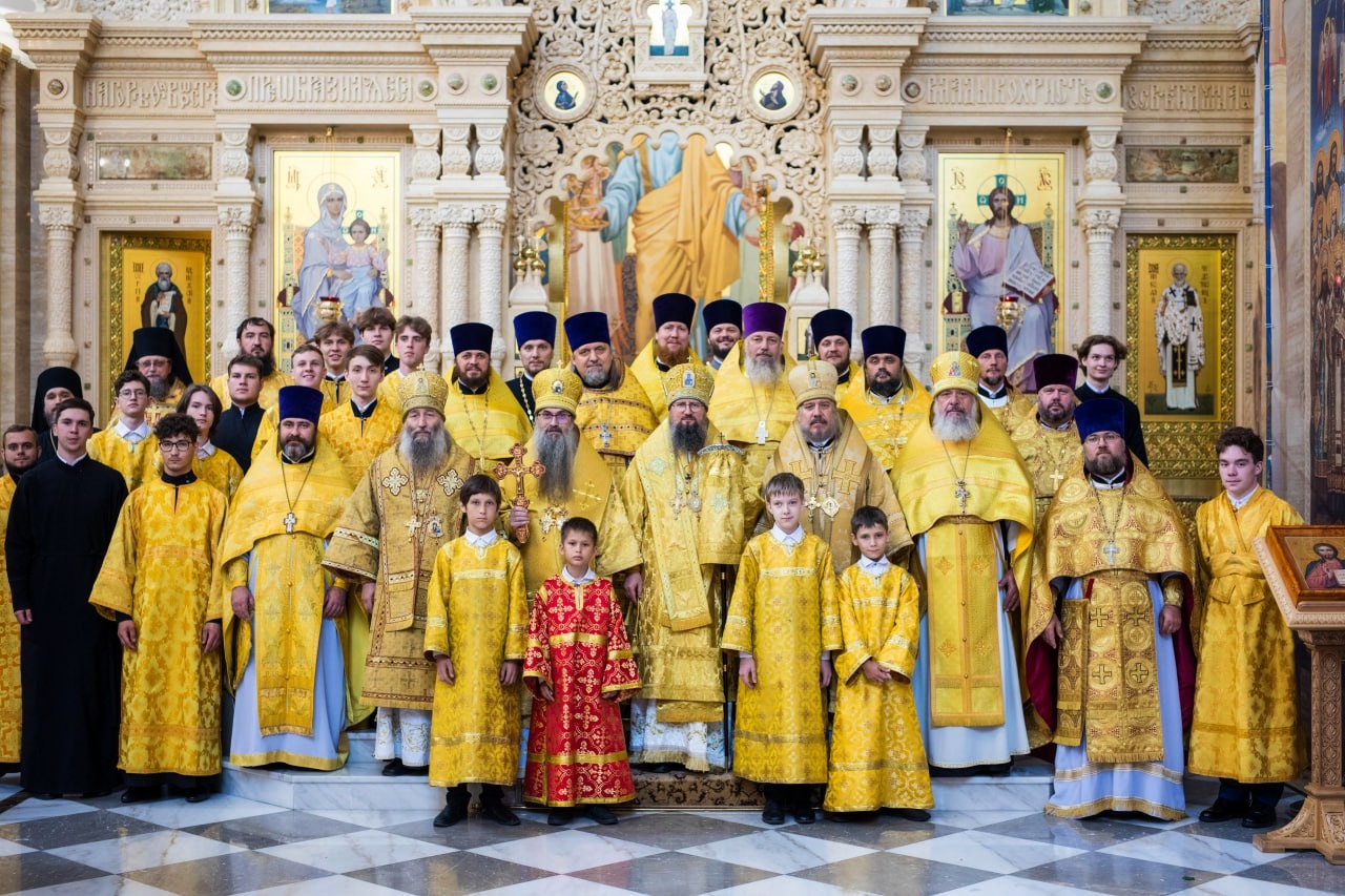 В день своего тезоименитства митрополит Павел совершил Божественную литургию в Спасо-Преображенском соборе