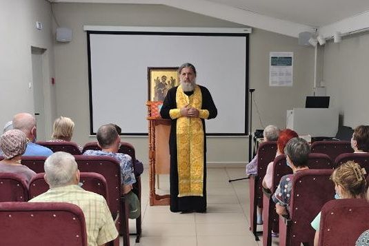 Протоиерей Александр Талько совершил молебен пред иконой Божией Матери «Всецарица» в онкологическом диспансере