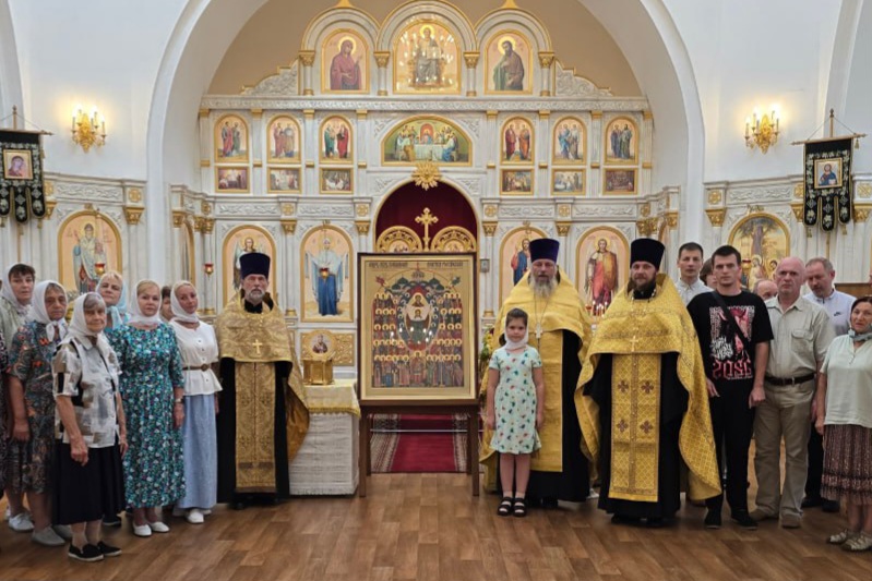 Икона святых покровителей воинства прибыла в п. Угловое