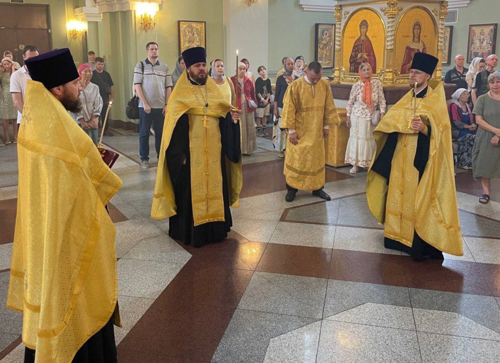 В храм Покрова Пресвятой Богородицы прибыла икона Божией Матери «Покров Кругосветная»