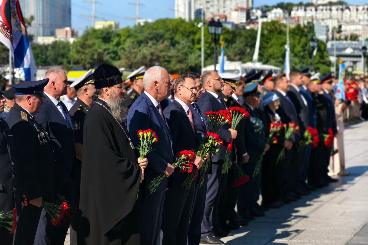 Во Владивостоке состоялся торжественный митинг в честь 80-летия окончания Второй мировой войны