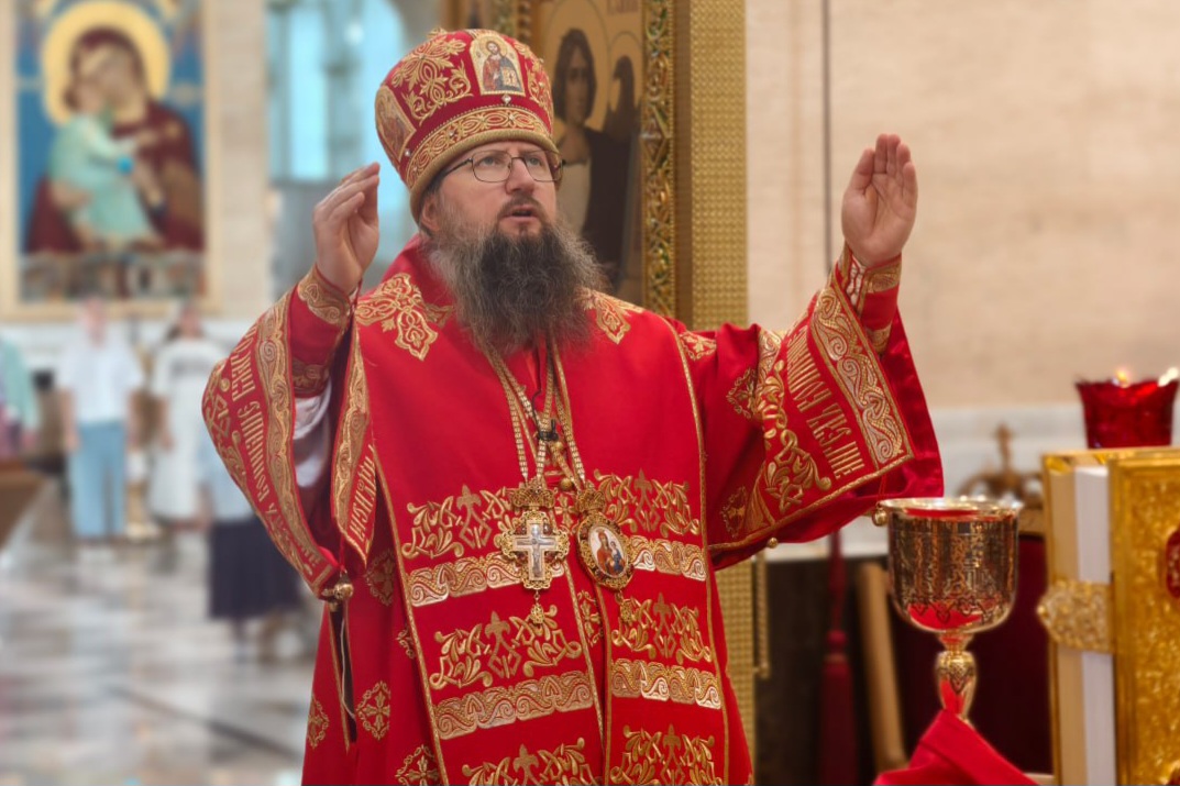 Литургию в день Усечения главы Иоанна Предтечи в Спасо-Преображенском соборе совершил митрополит Павел