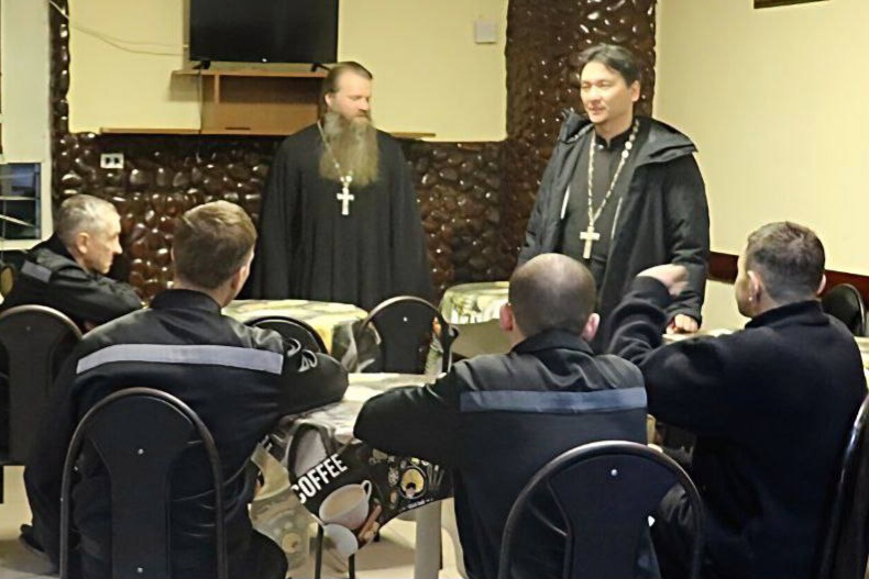 Клирики епархии побывали в краевой больнице ГУФСИН по Приморскому краю