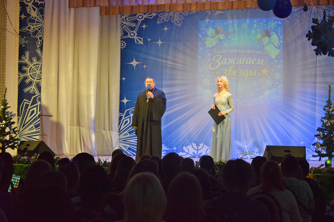 Рождественский фестиваль детского творчества прошёл в Доме культуры им. Гагарина.