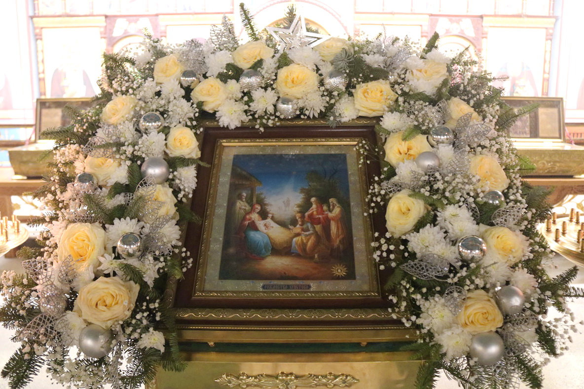 В праздник Рождества Христова епископ Находкинский и Преображенский Николай совершил Божественную литургию в Казанском Кафедральном соборе г. Находки.